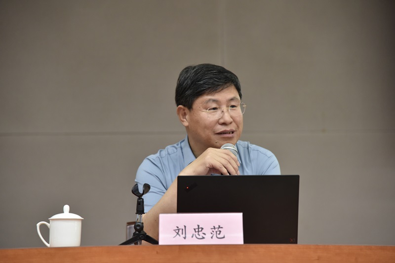 刘主委讲座 (1).jpg